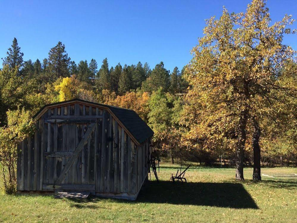 Lytle Creek Inn Bed And Breakf Devils Tower Экстерьер фото